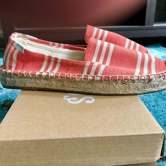 SOLD ON AKZNYC - Picture 3 of 8